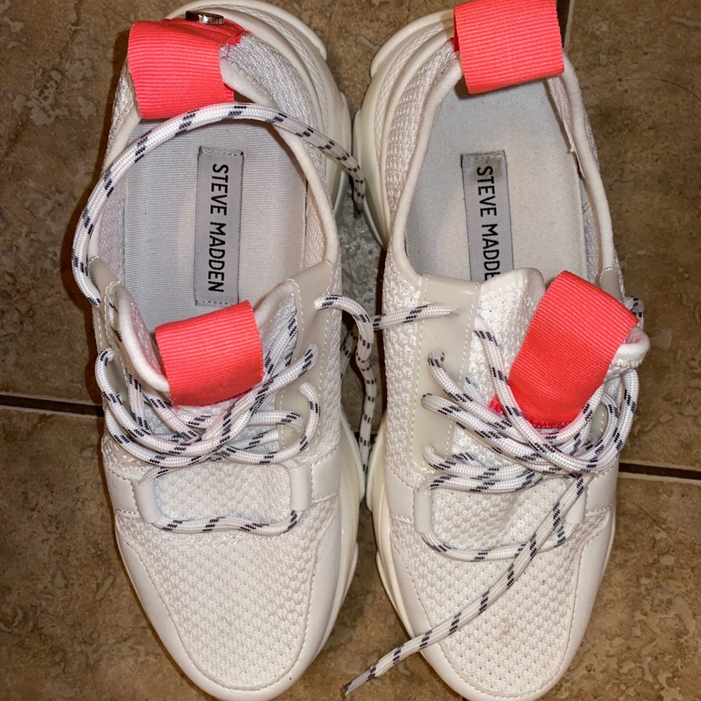 White Steve Madden sneakers - Picture 3 of 3
